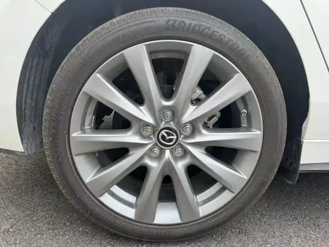 Mazda Axela — Фото автомобиля 9