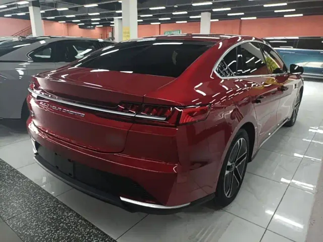 BYD Han — Фото автомобиля 6