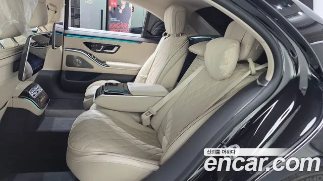 Mercedes-Benz S-Class — Фото автомобиля 12