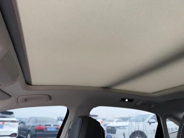 Volkswagen Passat — Фото автомобиля 16