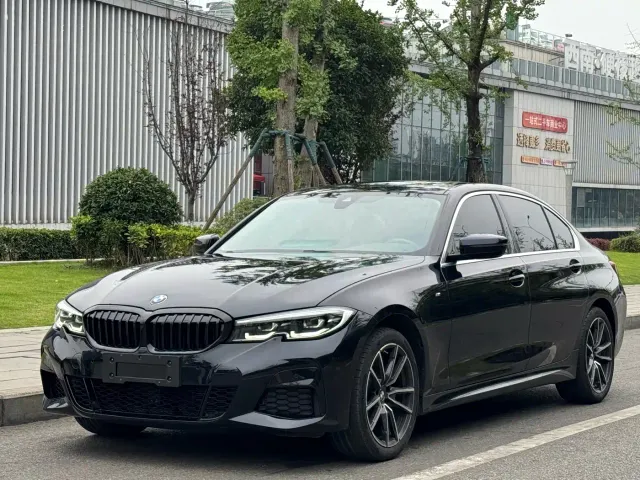 Фотография автомобиля — BMW 3 Series