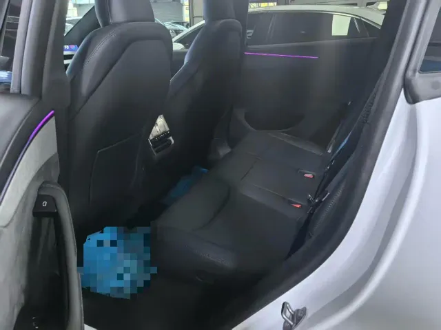 Tesla Model Y — Фото автомобиля 9