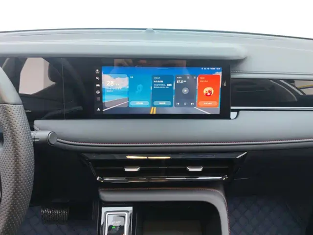Roewe i5 — Фото автомобиля 13
