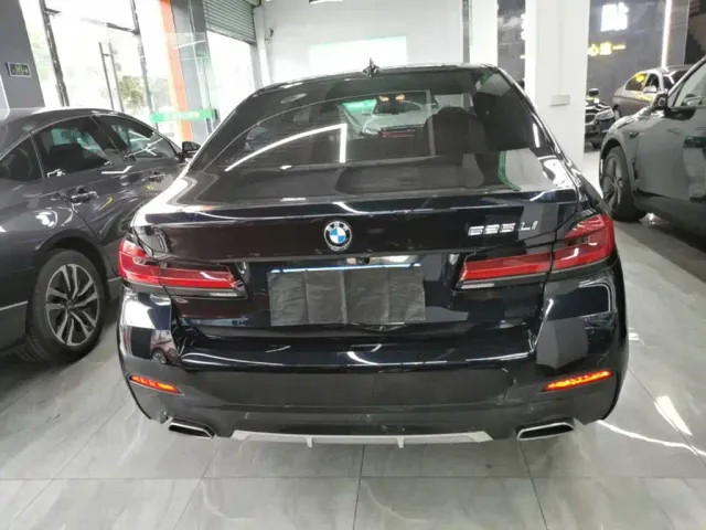 BMW 5 Series — Фото автомобиля 5