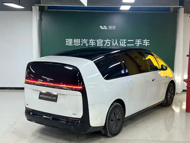 Li Auto MEGA — Фото автомобиля 2