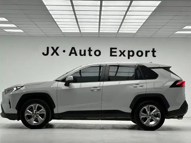 Toyota RAV4 — Фото автомобиля 9