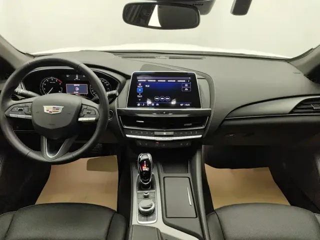 Cadillac CT5 — Фото автомобиля 12