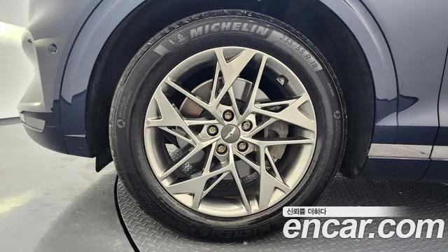 Genesis GV70 2.5T Бензин AWD — Фото автомобиля 5