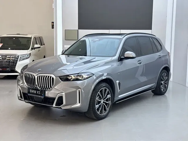 Фотография автомобиля — BMW X5