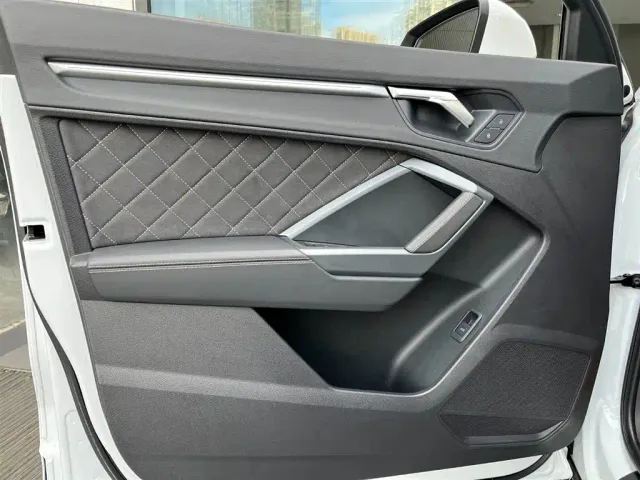 Audi Q3 — Фото автомобиля 12