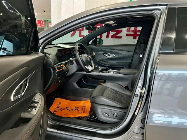 Changan UNI-T — Фото автомобиля 5