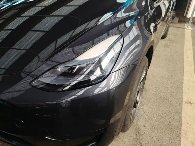 Tesla Model Y — Фото автомобиля 23