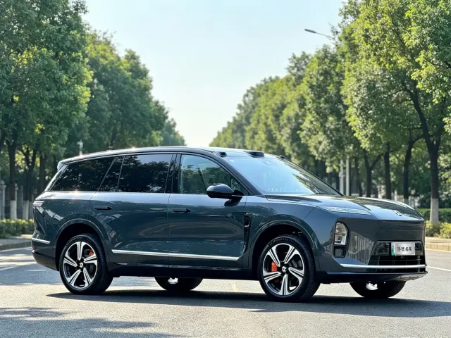 Nio ES8 — Фото автомобиля 6
