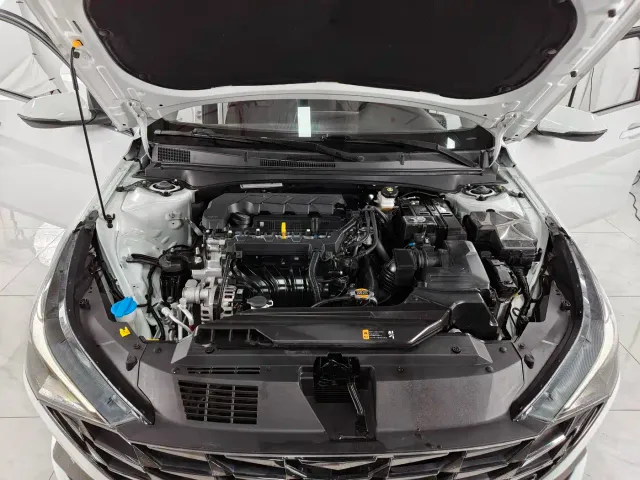 Hyundai Elantra — Фото автомобиля 20
