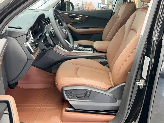 Audi Q7 — Фото автомобиля 12