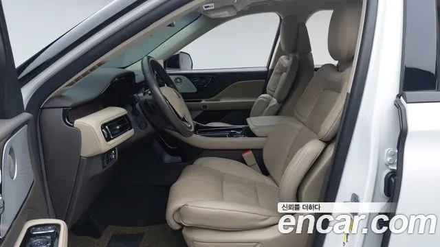 Lincoln Aviator 2nd Gen — Фото автомобиля 10