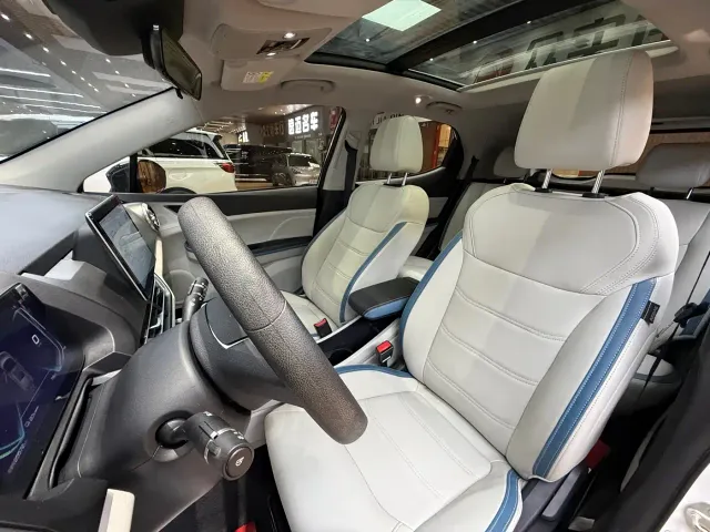 BYD Yuan Pro — Фото автомобиля 21