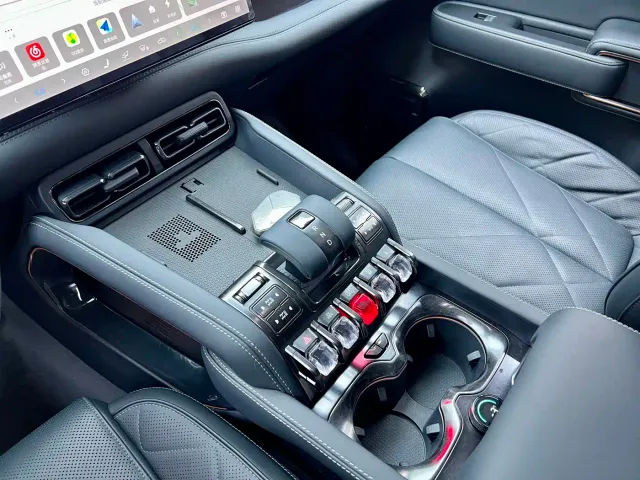 BYD FangChengBao Leopard 5 — Фото автомобиля 29