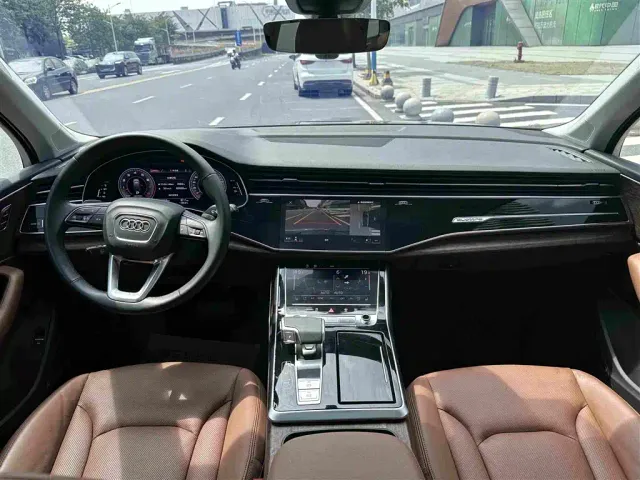 Audi Q7 — Фото автомобиля 5