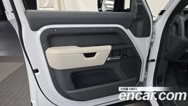 Land Rover Defender Defender (L663) 110 P300 X-Dynamic SE — Фото автомобиля 23