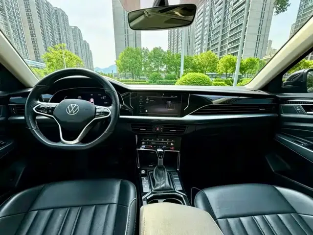 Volkswagen Passat — Фото автомобиля 11