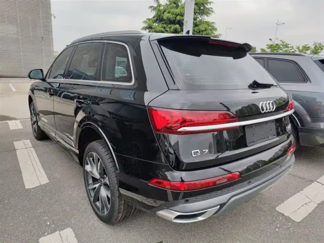 Audi Q7 — Фото автомобиля 22