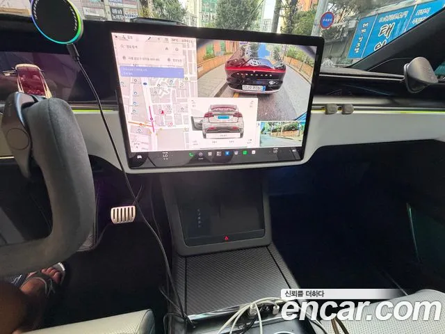 Tesla Model X — Фото автомобиля 17