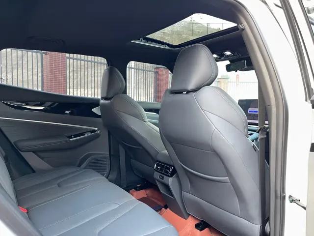 Geely Boyue — Фото автомобиля 7