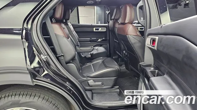 Ford Explorer Generation 6 — Фото автомобиля 18