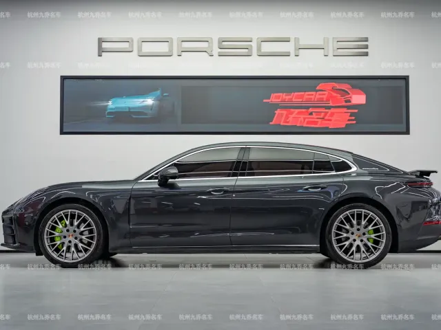 Porsche Panamera — Фото автомобиля 8
