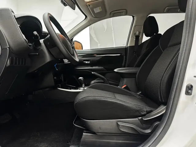 Mitsubishi Outlander — Фото автомобиля 16
