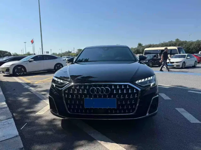 Audi A8 — Фото автомобиля 2