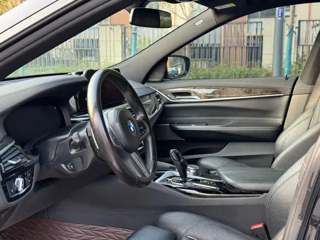 BMW 6 Series Gran Turismo — Фото автомобиля 4