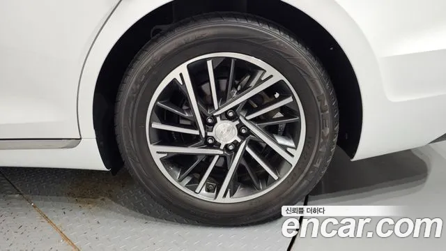 Hyundai Grandeur Новый Grandeur IG — Фото автомобиля 20