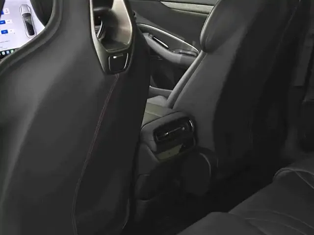 Xiaomi SU7 — Фото автомобиля 14