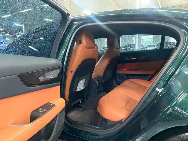 Jaguar XEL — Фото автомобиля 6