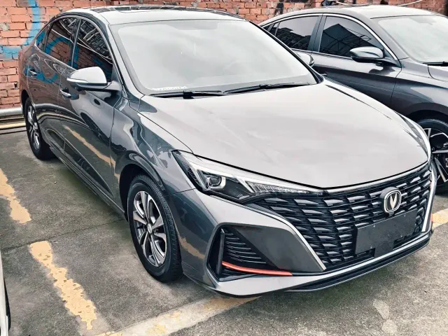 Changan Eado — Фото автомобиля 3
