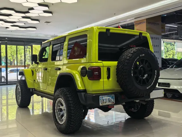 Jeep Wrangler — Фото автомобиля 15