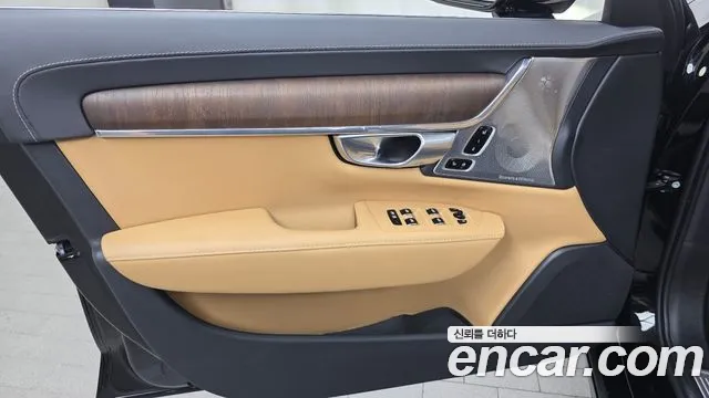 Volvo S90 — Фото автомобиля 13