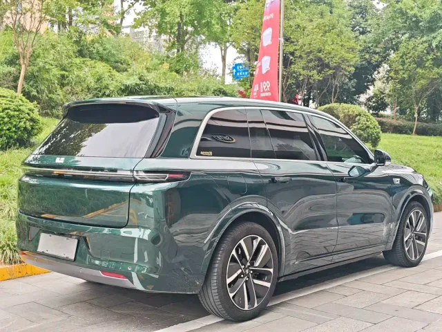 Li Auto L8 — Фото автомобиля 5