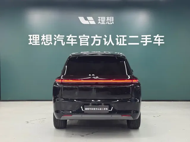 Li Auto L8 — Фото автомобиля 5