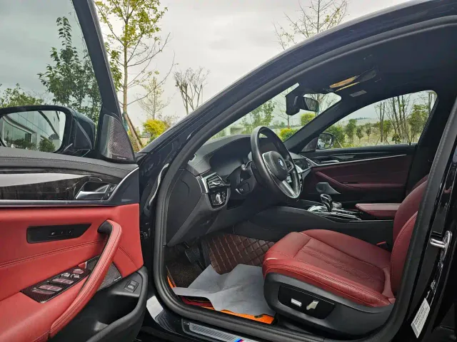 BMW 5 Series — Фото автомобиля 4