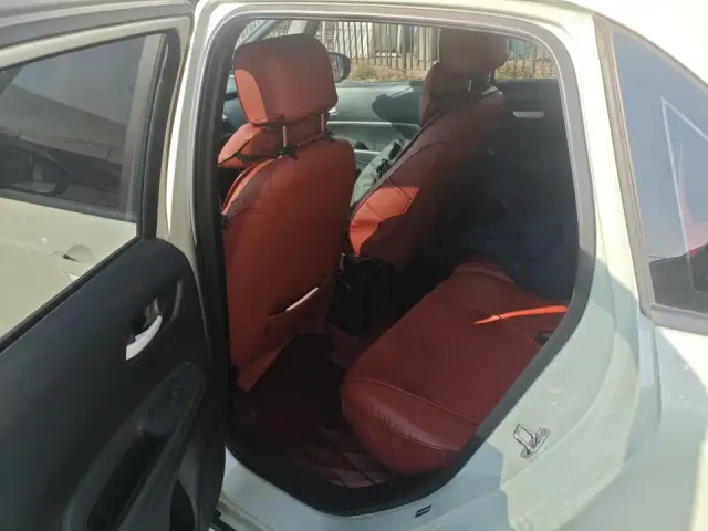 Honda Fit — Фото автомобиля 8