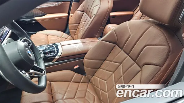 BMW 7 Series G70 — Фото автомобиля 30