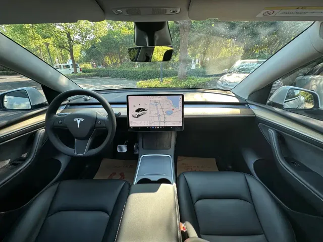 Tesla Model Y — Фото автомобиля 14