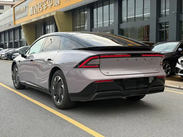 Xpeng P7+ — Фото автомобиля 9
