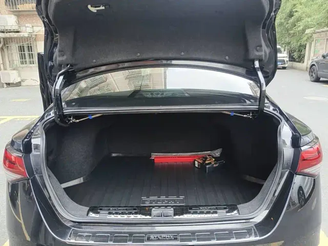 Nissan Sylphy — Фото автомобиля 5