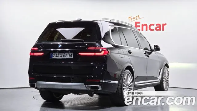 BMW X7 — Фото автомобиля 2