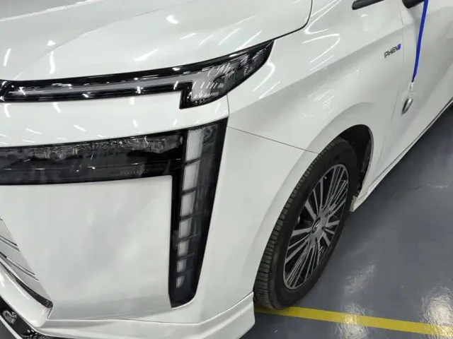 GAC Trumpchi E8 — Фото автомобиля 5