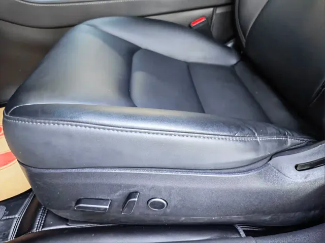 Tesla Model 3 — Фото автомобиля 10
